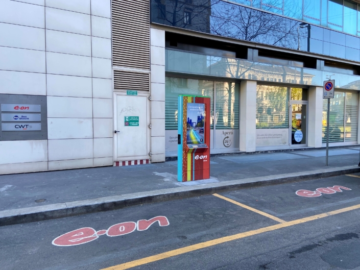 Stazione di ricarica auto elettriche E-on - Milano