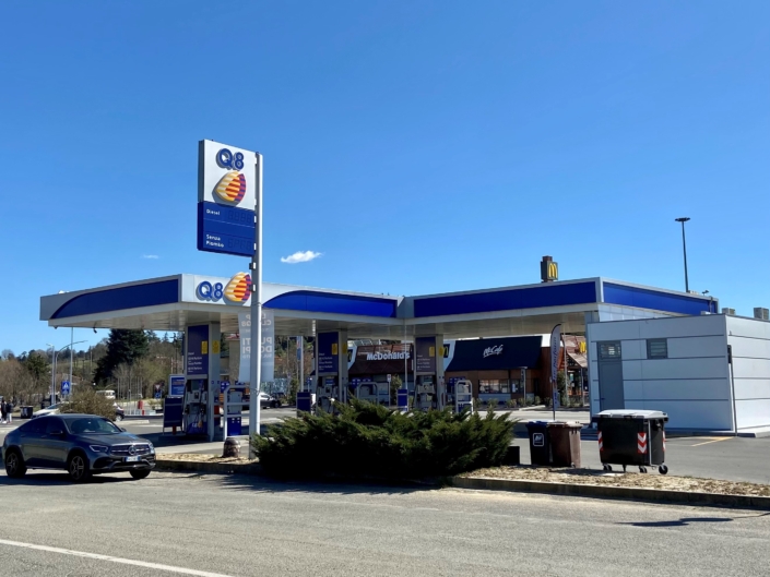 Stazione di rservizio Q8 e McDonald’s - Valenza Po (AL)